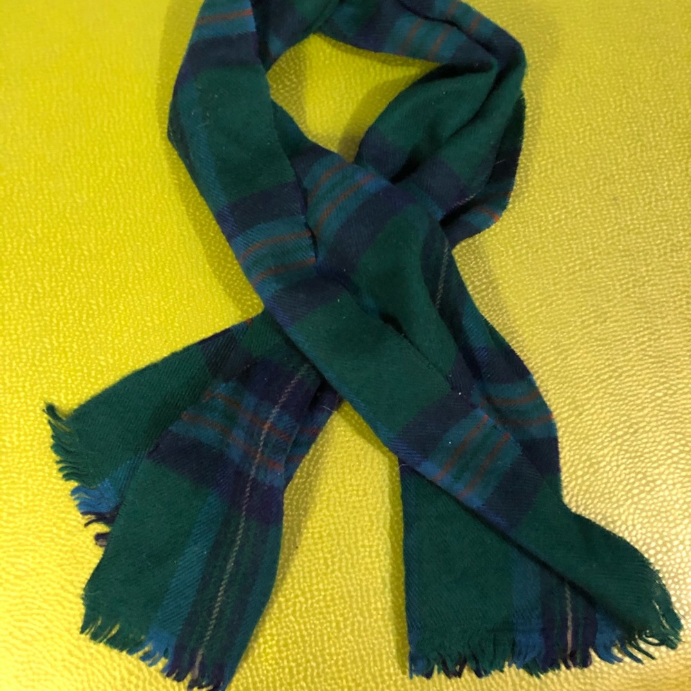 (Free over $15) Small green and blue scarf